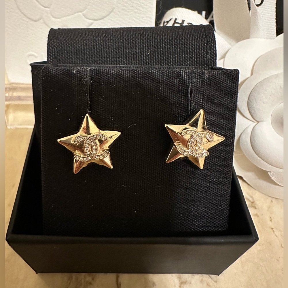 CHANEL Gold Star CC Crystal-Accented Stud Earrings - Picture 2 of 3